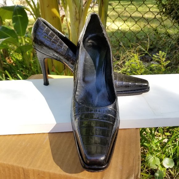 SOLD MaxAzria black all leather croc 9 heels Italy - Picture 2 of 7